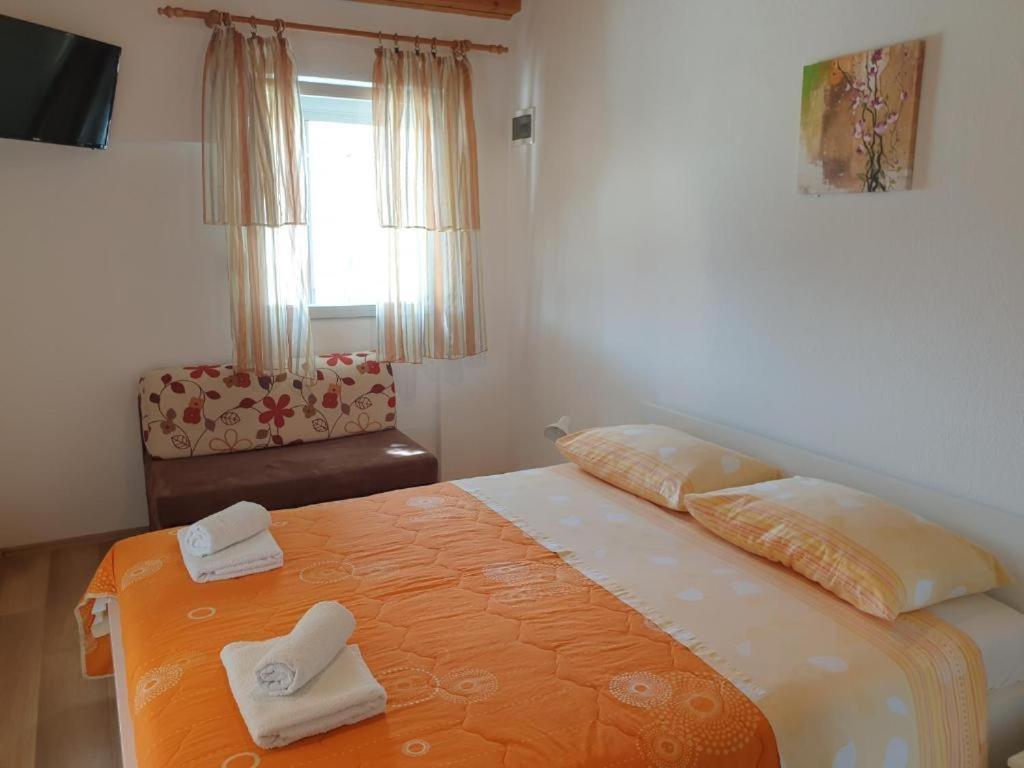 Apartments Hodanic Krk Town Bagian luar foto